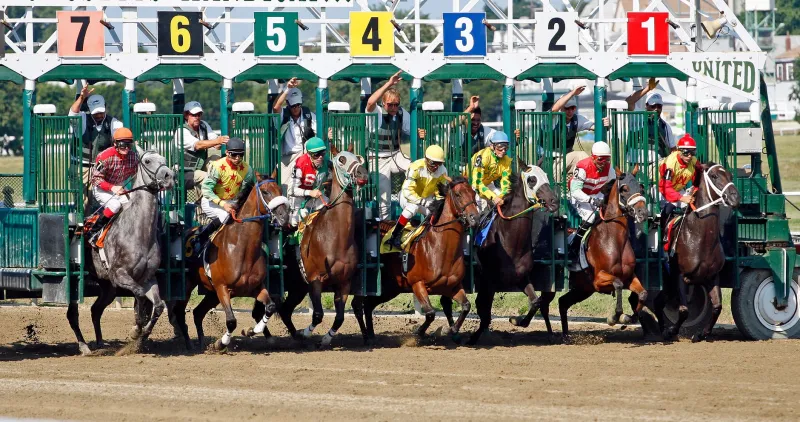 When the Crowd Shows Up, the Value Clears Out: Timing the Big Event Betting Calendar